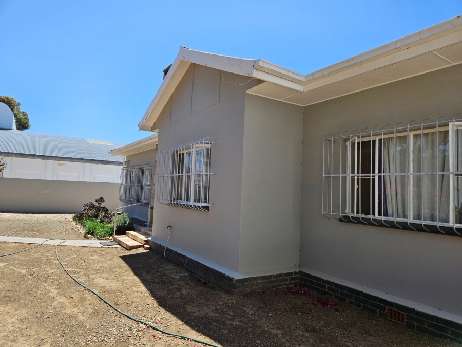 4 Bedroom Property for Sale in Prince Albert Western Cape